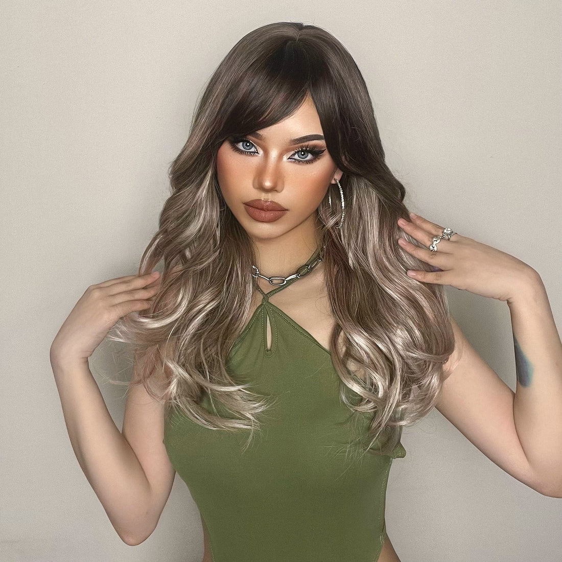 24 ″ Big Curls Curtain Bangs Wig